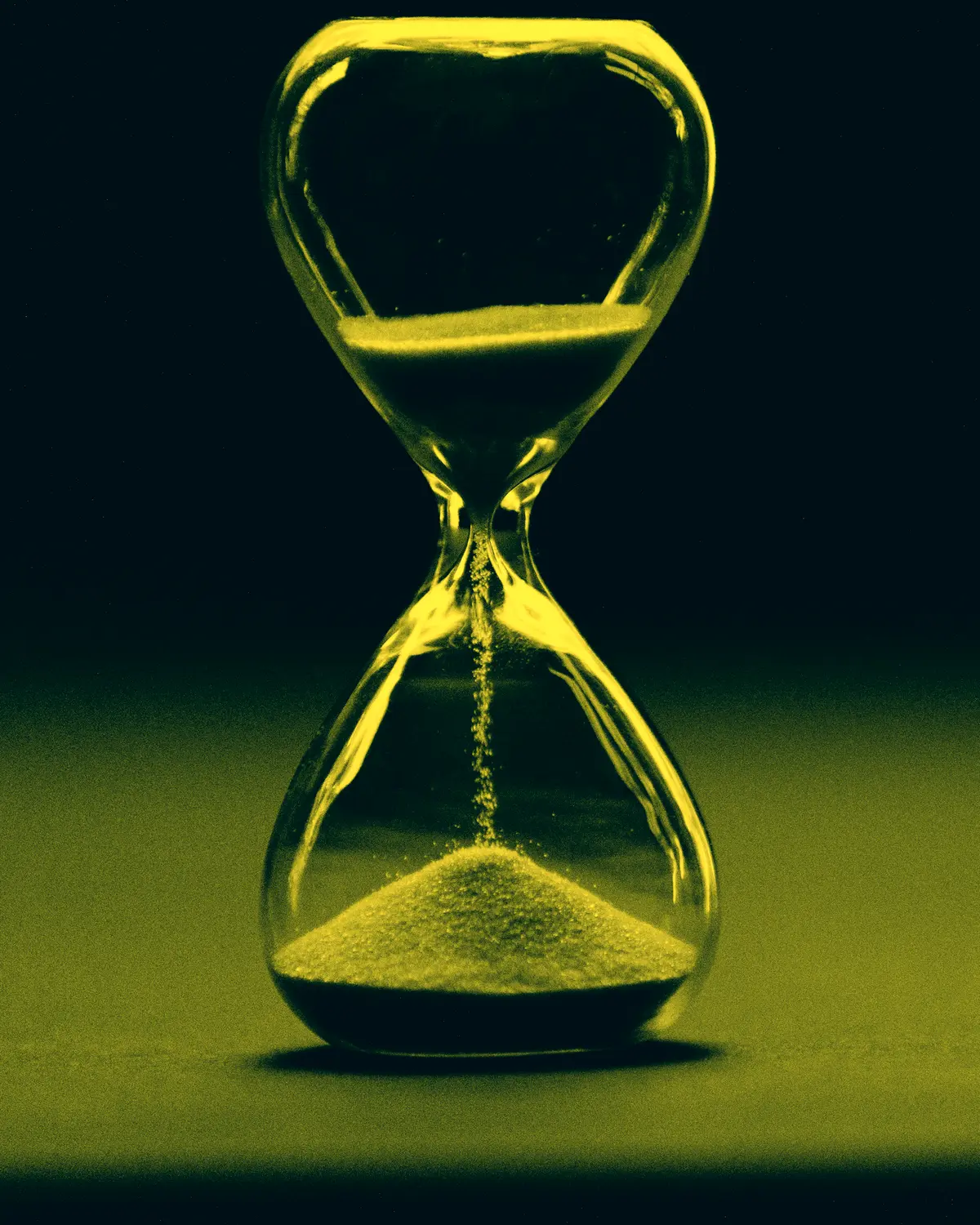 Hourglass, yellow duotone